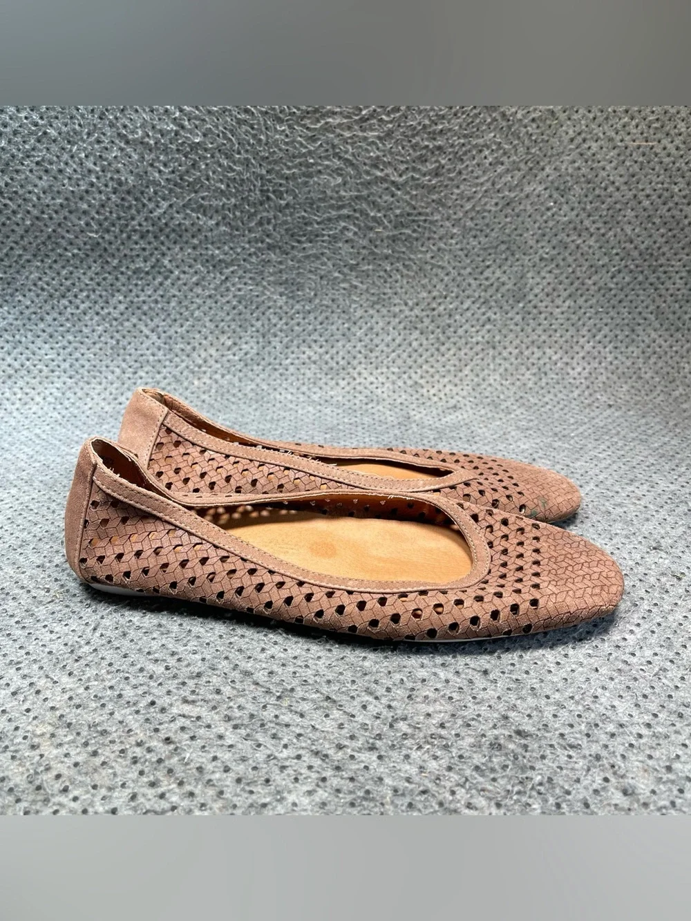 Gentle Souls by Kenneth Cole Beige Flats Size 9 Women’s